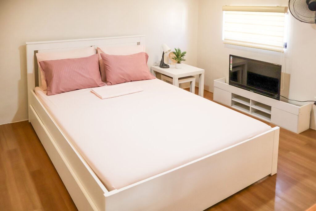 HavenInLipa Cozy 1BR bedroom in Lipa City - couples vacation rental near Manila. 