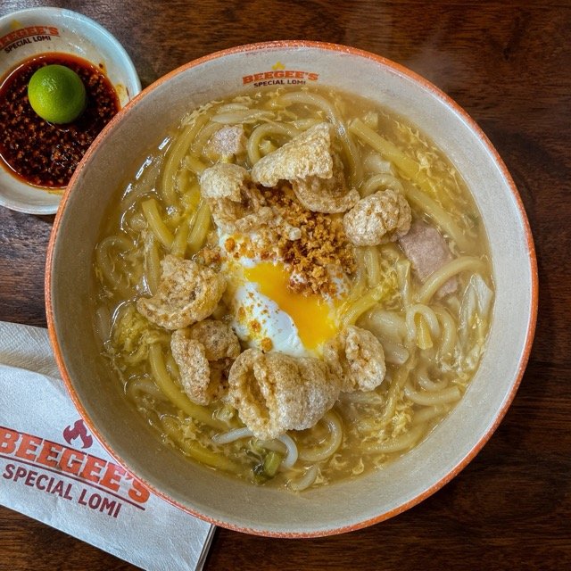 Beegee's lomi in Lipa City - barkada food crawl stop